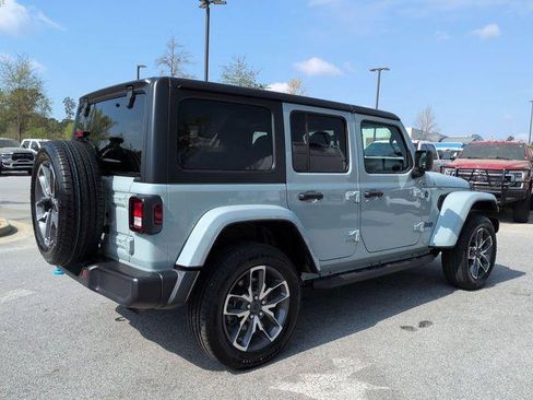 Used 2024 Jeep Wrangler Unlimited AWD/4WD image 10