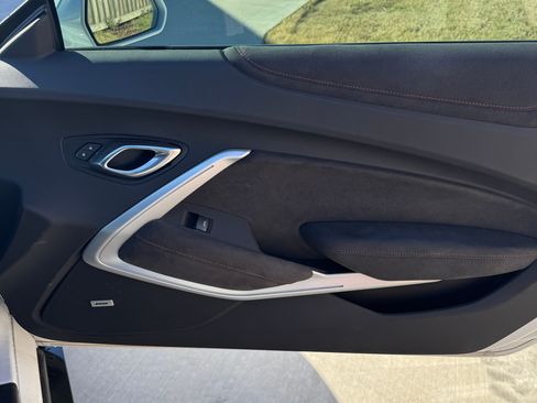 Used 2021 Chevrolet Camaro ZL1 image 15