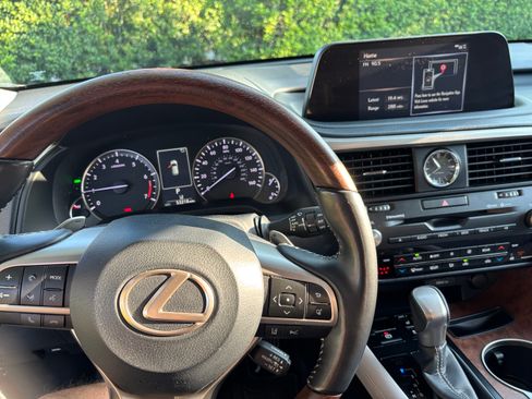 Used 2022 Lexus RX 350L FWD w/ Premium Package image 22