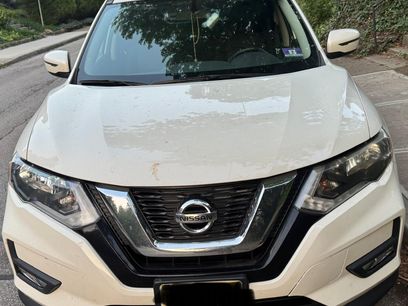 Used 2017 Nissan Rogue SV