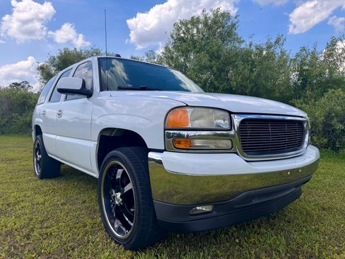 Used 2005 GMC Yukon SLT w/ SLT Preferred Equipment Group RWD image 1