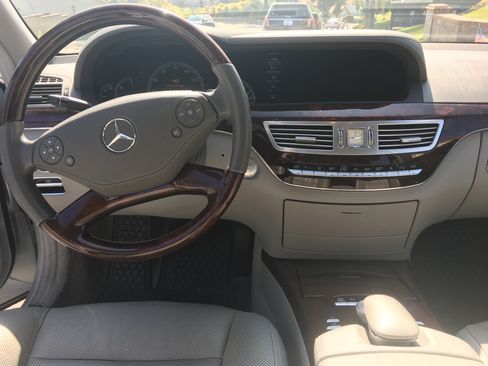 Used 2010 Mercedes-Benz S 550 image 6