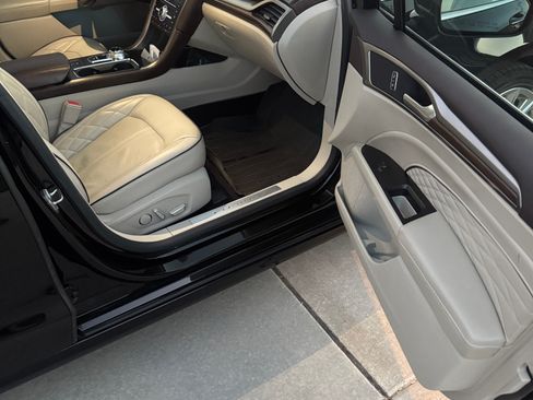 Used 2017 Ford Fusion Platinum FWD image 18