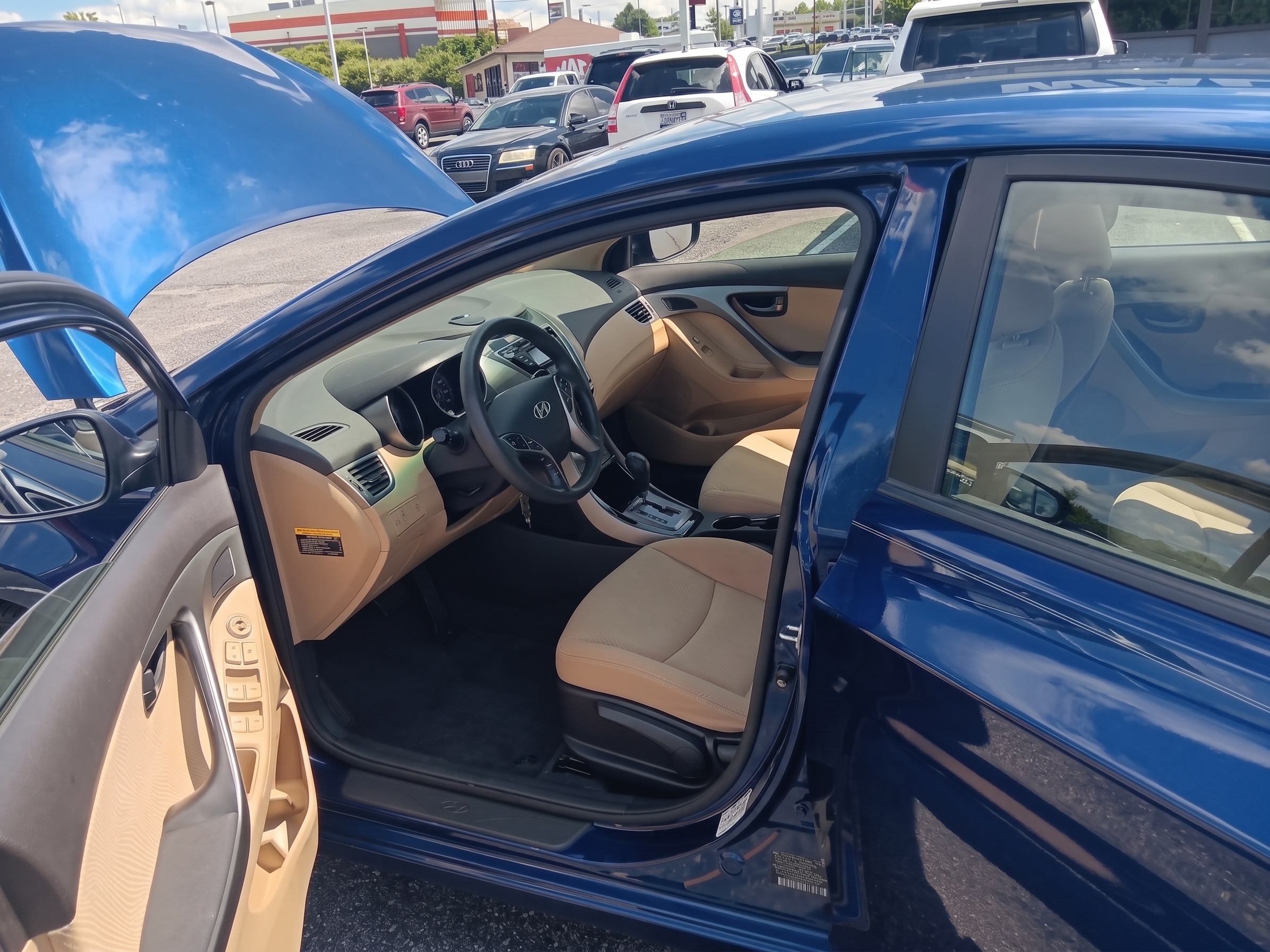 Used 2013 Hyundai Elantra GLS w/ Preferred Pkg FWD image 4