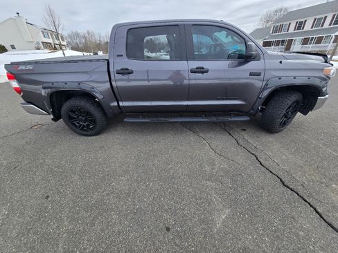 Used 2019 Toyota Tundra SR5 w/ SR5 Upgrade Package image 10