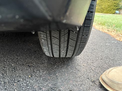 Used 2022 Chevrolet Bolt LT w/ Infotainment Package image 24