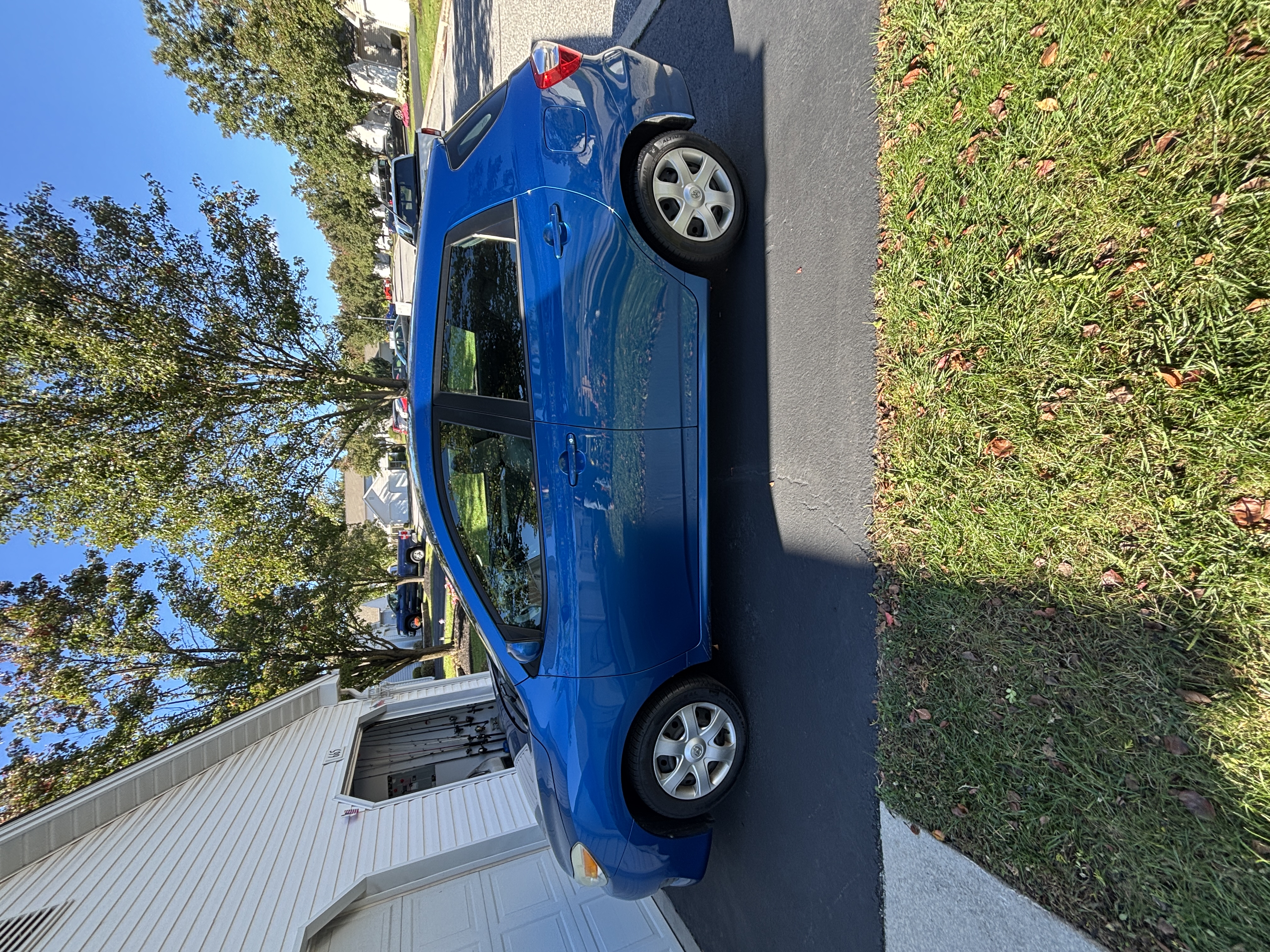 Used 2009 Toyota Matrix w/ PWR Pkg FWD image 2