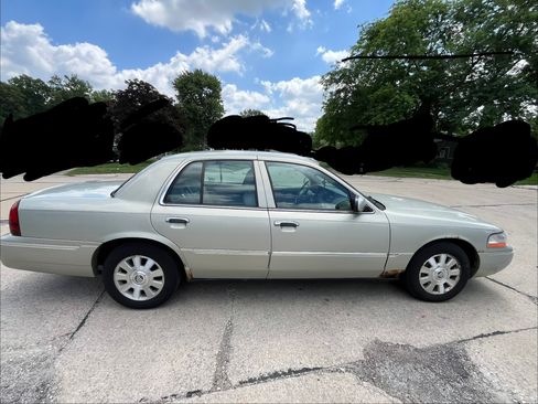 Used 2004 Mercury Grand Marquis LS RWD image 1
