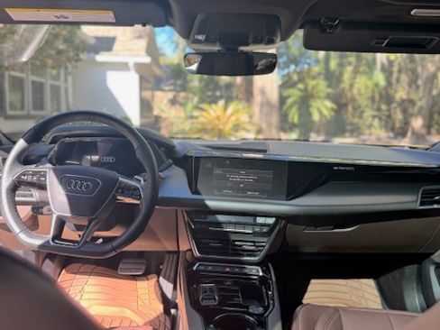 Used 2023 Audi e-tron GT Prestige w/ Prestige Package image 22