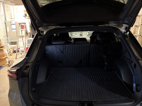 Used 2025 Chevrolet Equinox EV RS image 8