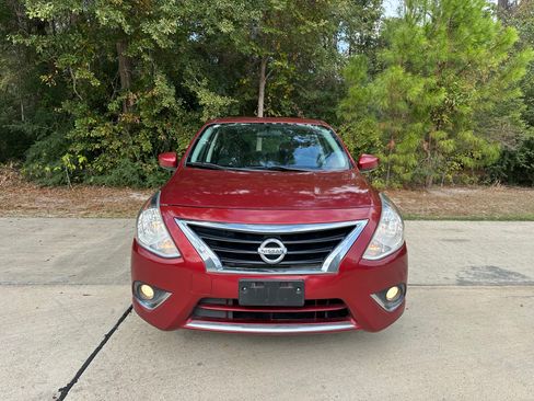 Used 2018 Nissan Versa SV w/ SV Special Edition Package image 4