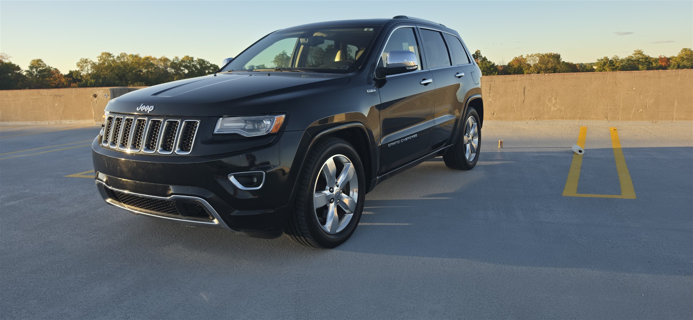 Used 2014 Jeep Grand Cherokee Overland AWD/4WD image 8