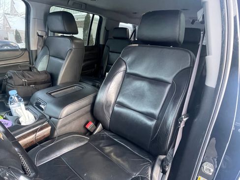 Used 2017 Chevrolet Suburban LT image 11