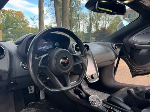 Used 2019 McLaren 570S Spider Convertible 2D image 12