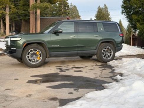 Used 2023 Rivian R1S Adventure image 2