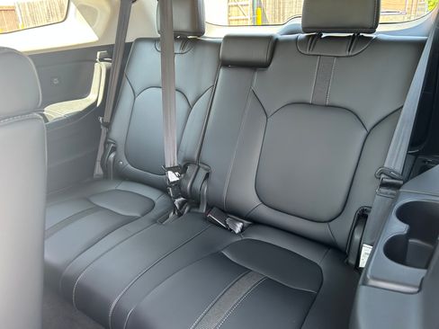 Used 2023 Honda Pilot Touring image 14