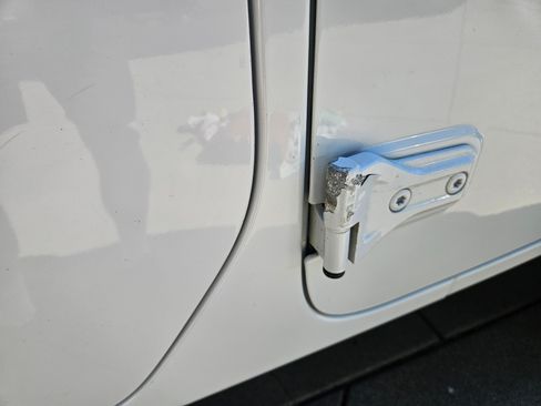 Used 2019 Jeep Wrangler Unlimited Sport image 4