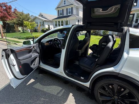 Used 2020 Tesla Model X AWD/4WD image 11