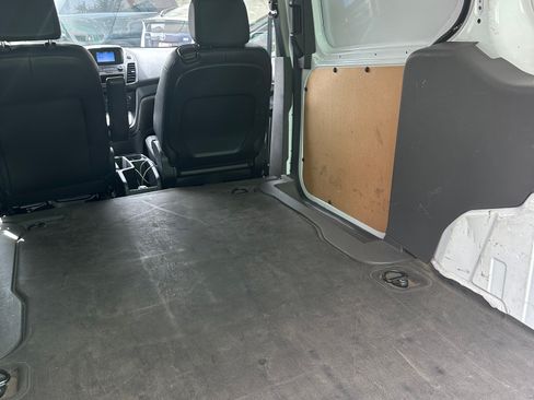 Used 2020 Ford Transit Connect XL image 12