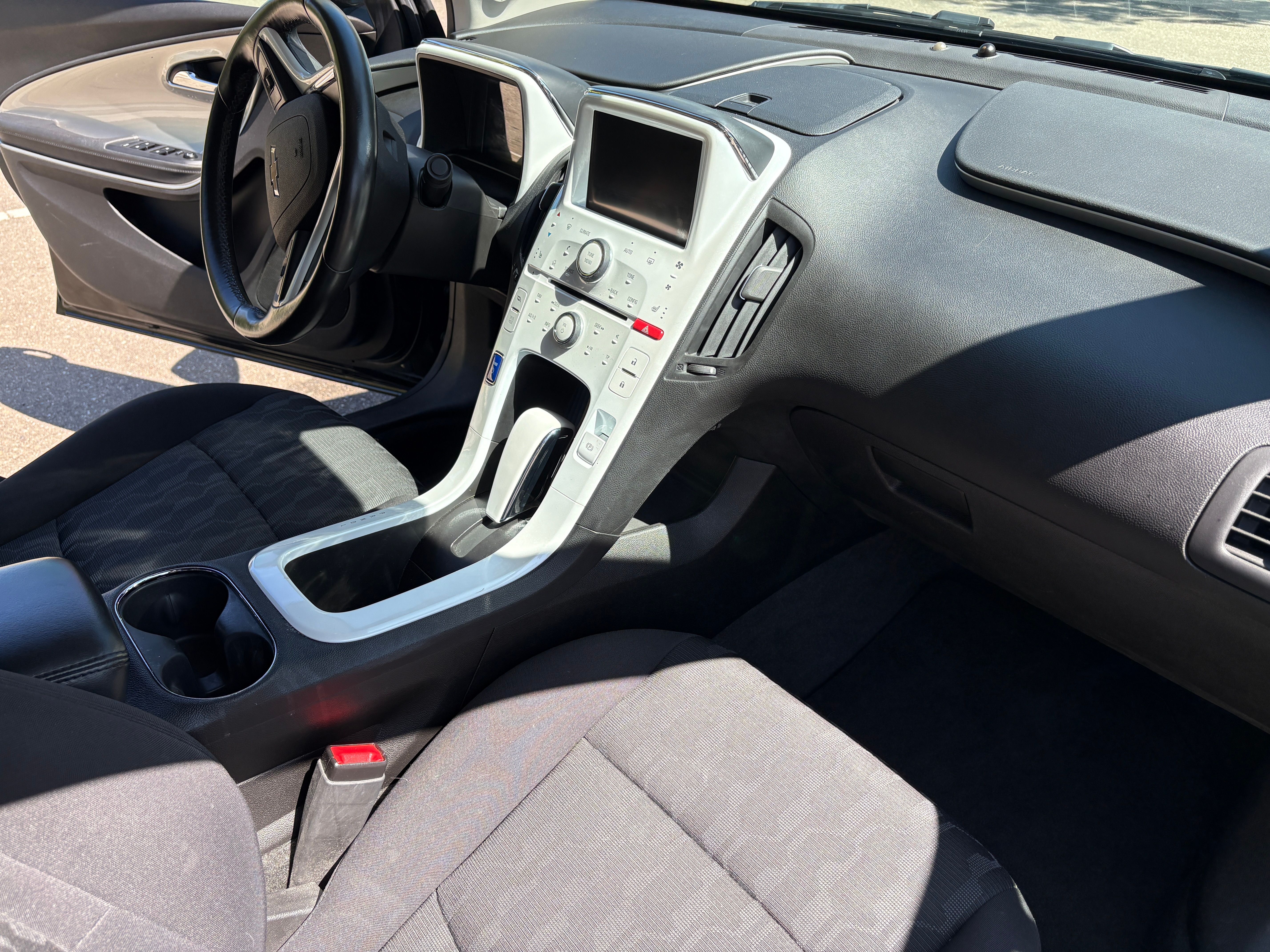 Used 2013 Chevrolet Volt w/ Enhanced Safety Package 1 FWD image 15