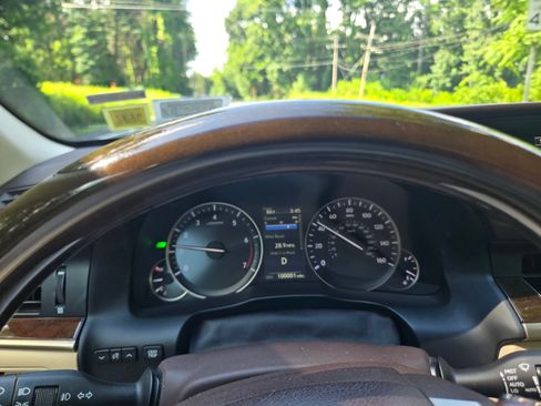 Used 2016 Lexus ES 350 w/ Luxury Package w/Wood Trim FWD image 13