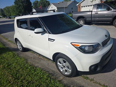 Used 2019 Kia Soul FWD image 4