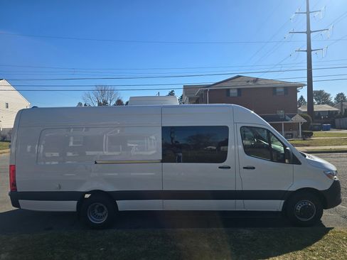 Used 2024 Mercedes-Benz Sprinter 3500 image 4