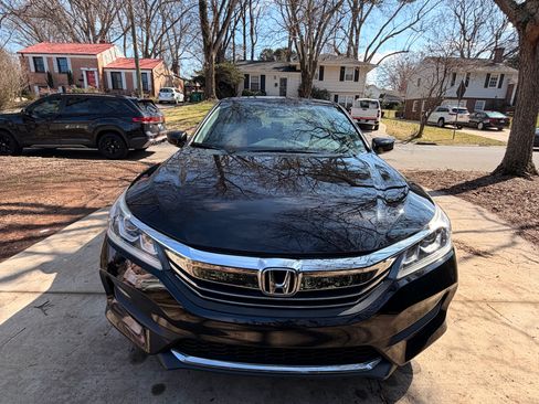 Used 2016 Honda Accord LX image 11