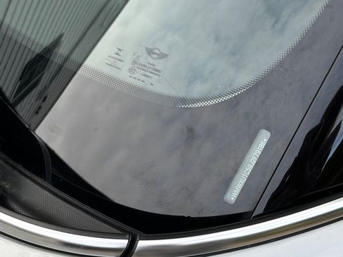 Used 2018 MINI Cooper 4-Door Hardtop image 29