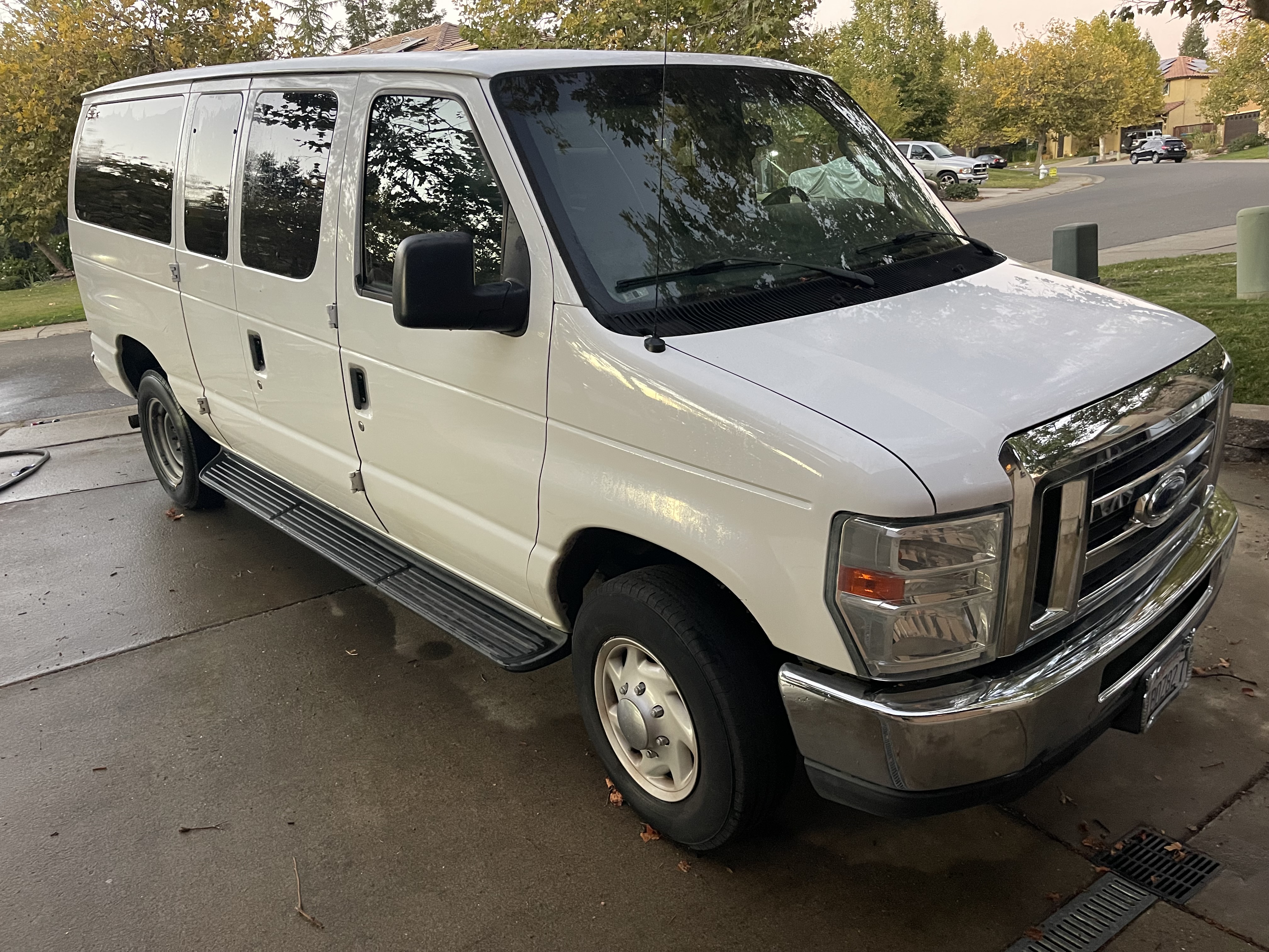 Used 2014 Ford E-350 and Econoline 350 XLT RWD image 6