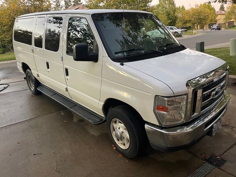 Used 2014 Ford E-350 and Econoline 350 XLT RWD image 6