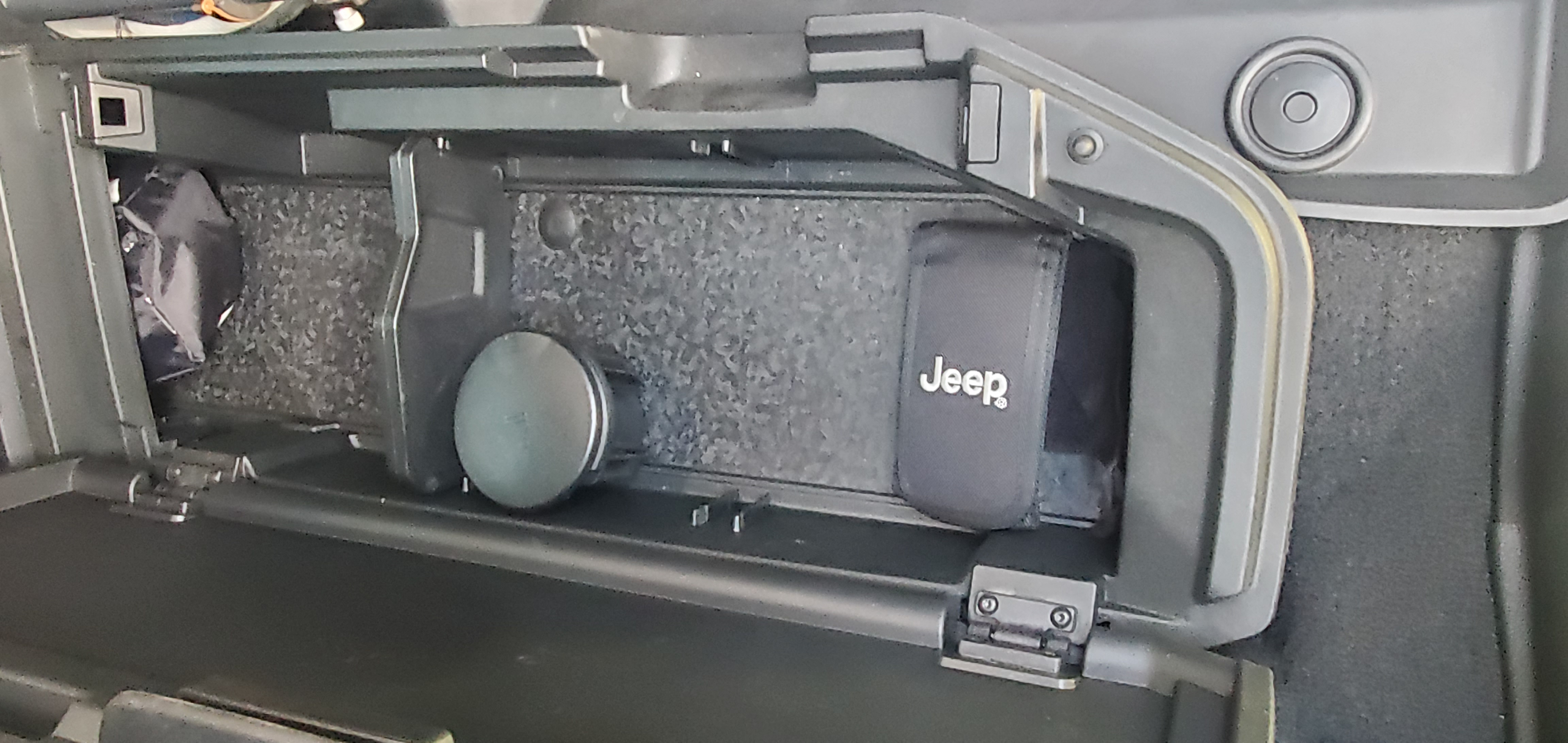 Used 2021 Jeep Gladiator Rubicon AWD/4WD image 16
