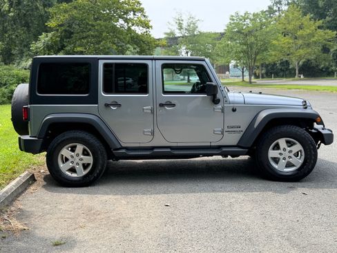 Used 2017 Jeep Wrangler Unlimited Sport w/ Quick Order Package 24S AWD/4WD image 25