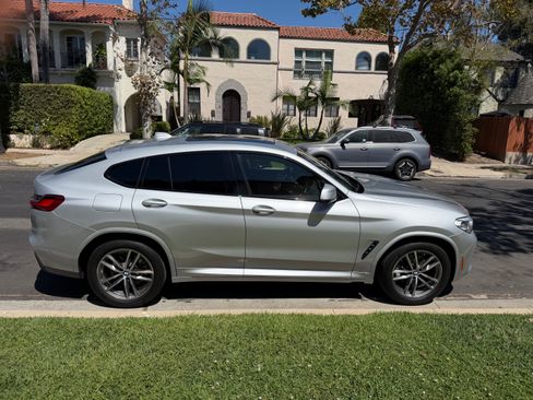 Used 2019 BMW X4 xDrive30i w/ M Sport Package AWD/4WD image 6