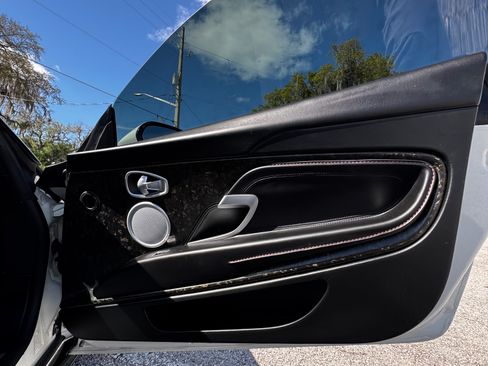 Used 2018 Aston Martin DB11 V12 image 15