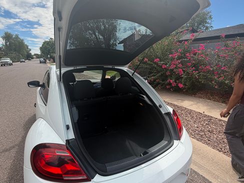 Used 2017 Volkswagen Beetle 1.8T S FWD image 14