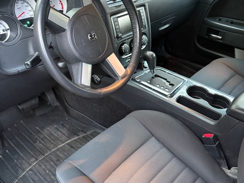 Used 2009 Dodge Challenger R/T RWD image 9