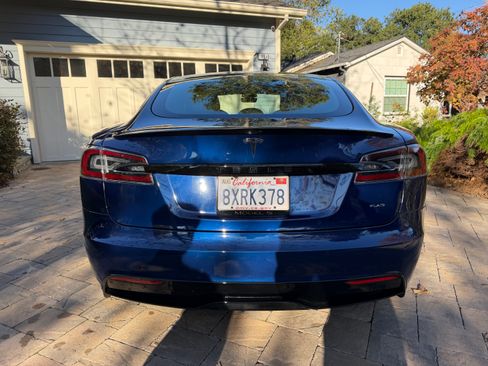 Used 2021 Tesla Model S Plaid image 7
