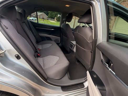 Used 2019 Toyota Camry LE FWD image 15