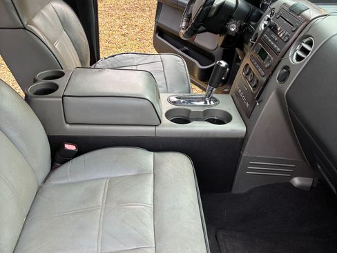 Used 2006 Lincoln Mark LT 2WD image 9