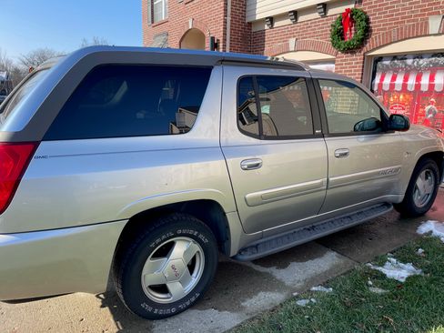 Used 2004 GMC Envoy XUV SLT image 6