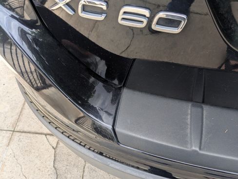 Used 2010 Volvo XC60 T6 R-Design image 14