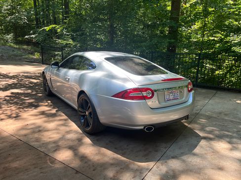 Used 2010 Jaguar XK Coupe RWD image 4