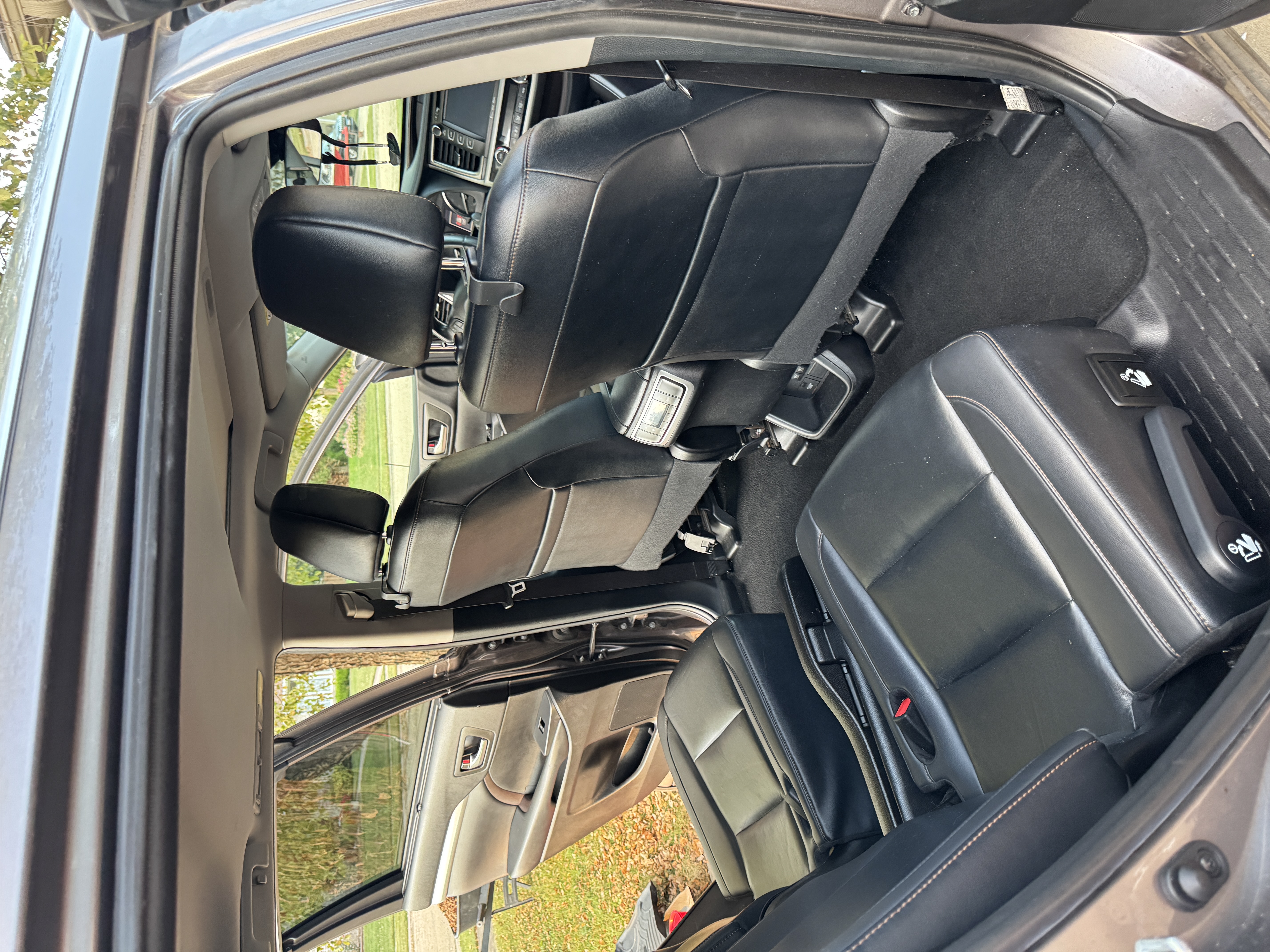 Used 2019 Toyota Highlander XLE FWD image 23