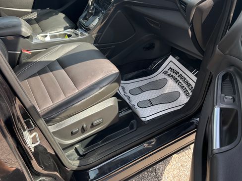 Used 2015 Ford Escape Titanium image 9