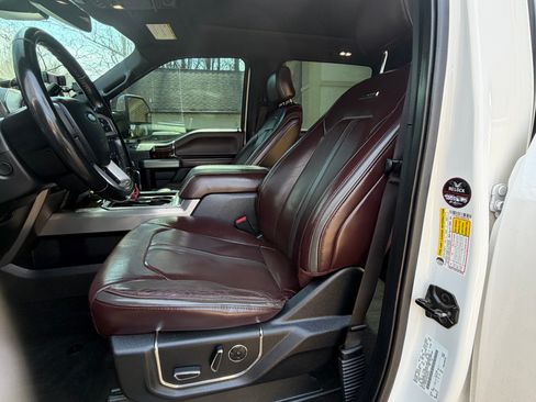 Used 2017 Ford F250 Platinum w/ Platinum Ultimate Package image 8