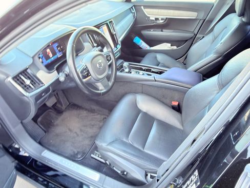 Used 2023 Volvo S90 B6 Plus image 8