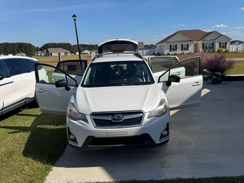 Used 2016 Subaru Crosstrek 2.0i image 1