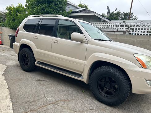 Used 2003 Lexus GX 470 image 2