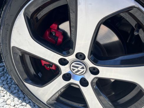 Used 2015 Volkswagen GTI SE FWD image 21